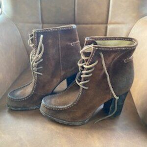 FRYE Women's Parker Moc Short Boots